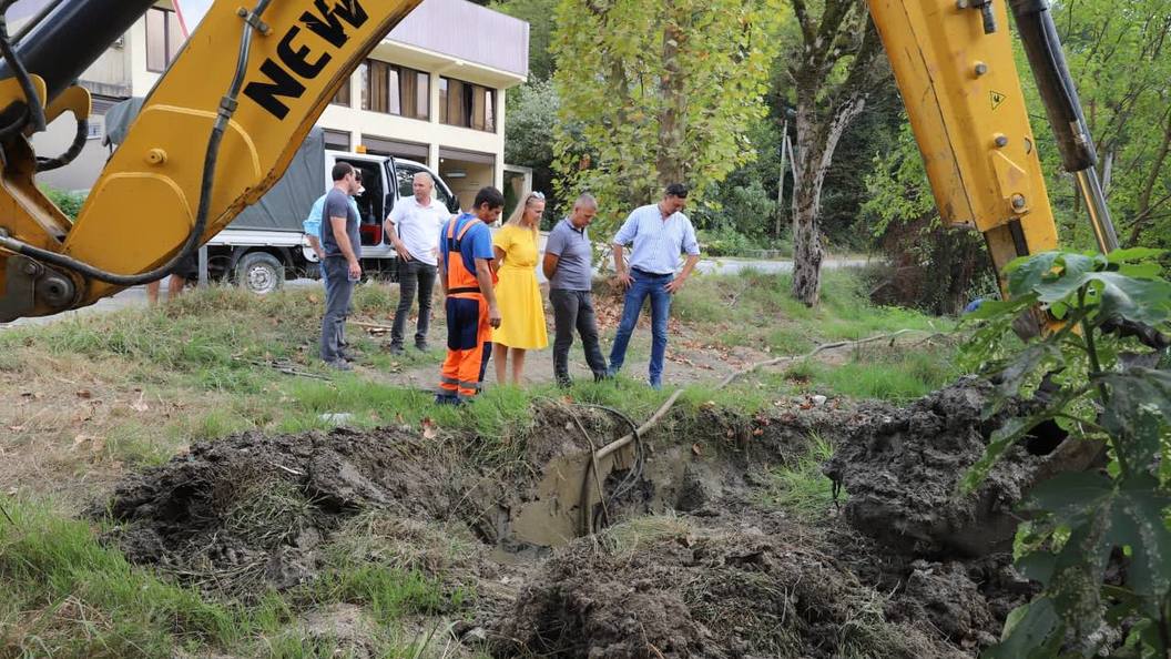 Специалисты водоканала. Водоканал Сочи. Отоп-Водоканал удачная компания.