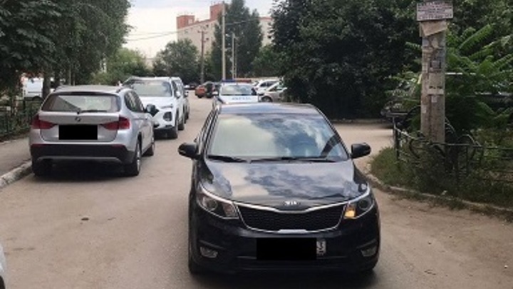 Двое детей сбиты в Самаре женщиной на KIA RIO