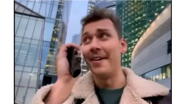 Сын пропавшей в тайге Усольцевой гуляет и веселится на фоне Москва-Сити