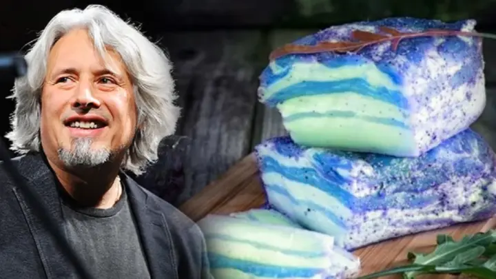 Почему книгу Владимира Сорокина* «Голубое сало» убрали с прилавков