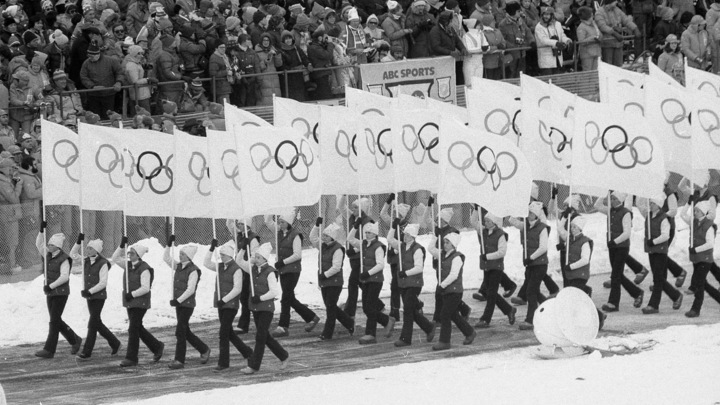 Как выступали американские спортсмены на олимпиаде 1964 года во время вторжения США во Вьетнам