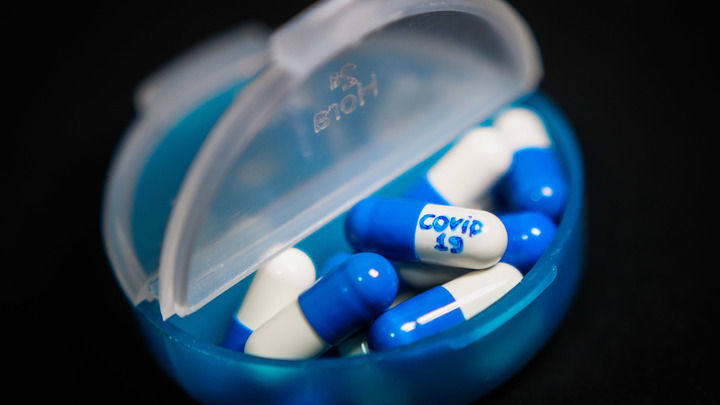 Как оказаться в выигрышном положении при COVID? Доктор наук раскрыл витаминный секрет