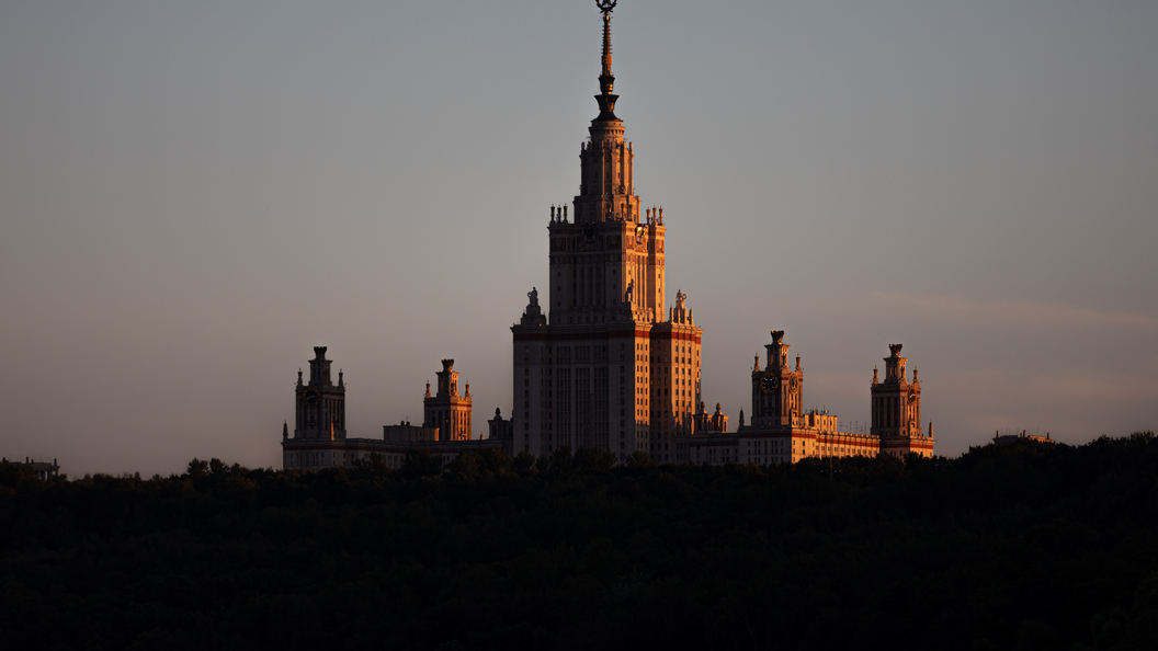 Пожар в мгу. МГУ. Подготовка в МГУ. Пожар в МГУ 2006.