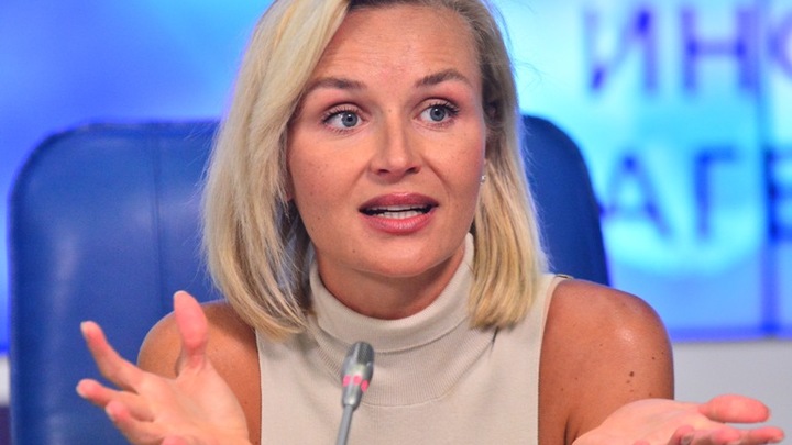 Полина Гагарина заявила о прекращении сотрудничества с Константином Меладзе из-за Веры Брежневой