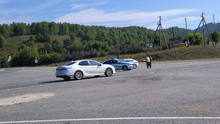 На трассе М-5 Урал в Челябинской области заторы в трёх местах, стоят посты ДПС