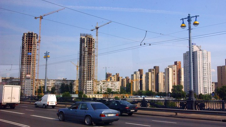 Угнать за 60 секунд. Верховный суд Украины за ночь лишился 68 машин