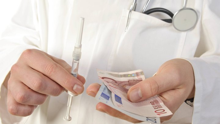 Не $37, а $74: Мухлёж с ценой на американскую вакцину раскрыли российские учёные