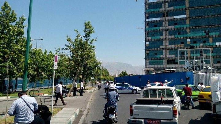 В Тегеране напали на посольство Азербайджана. Охранник погиб