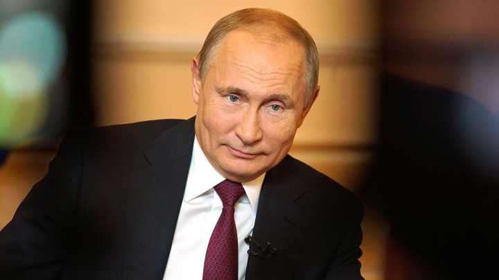 Владимир Путин и тайная комната: Президент России раскрыл секреты о работе, внуках и войне