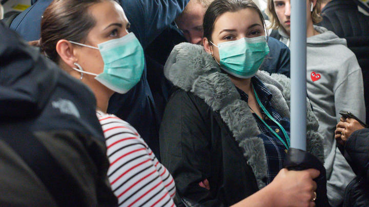 В Шанхае бортпроводники вступили в схватку с кашляющей пассажиркой