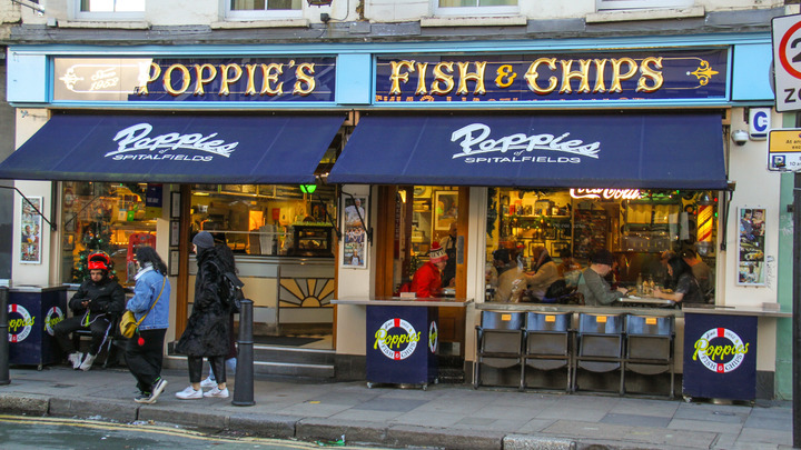 Санкции против России добрались до вековой британской традиции. Англичане негодуют: Мы же остров