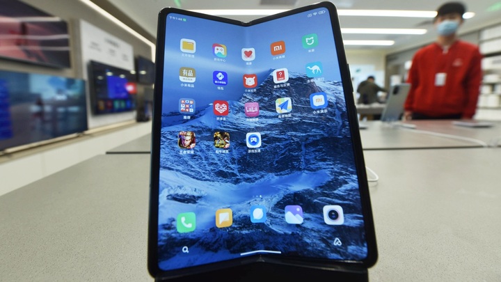 Крымчанам вернули связь. Xiaomi разморозила заблокированные смартфоны