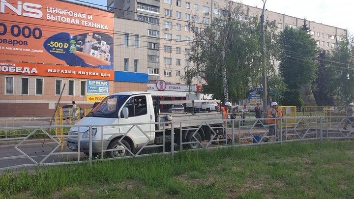 В Тольятти перекроют улицы и изменят схему движения транспорта: опять перекладывают трубы