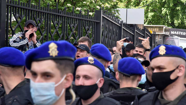 Обвинённого в убийстве украинца Маркива вооружили вновь и отправили служить