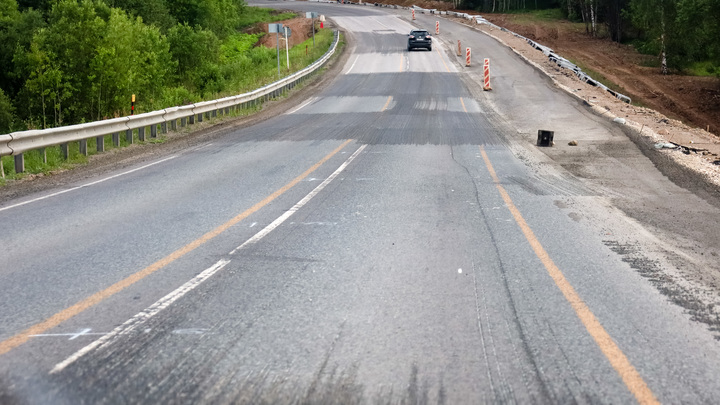 Строители ремонтируют участок дороги от Великой Лепетихи до Геническа