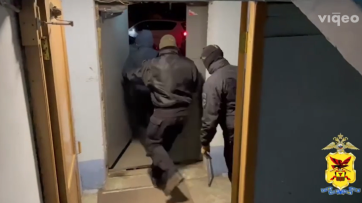 8 человек будут судить за организацию сбыта наркотиков в Забайкалье и не только