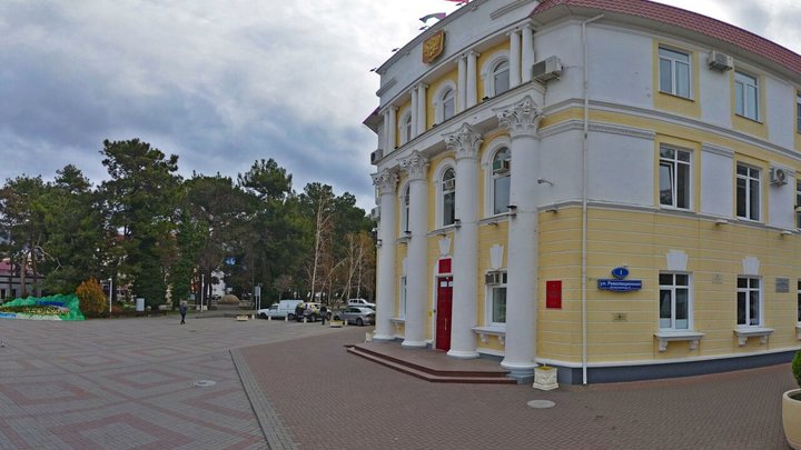 В мэрии Геленджика ФСБ уже третий раз за месяц проводит обыск