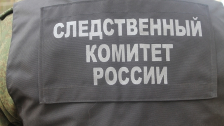 В Самарской области электромонтера чуть не раздавило слесарными контейнерами