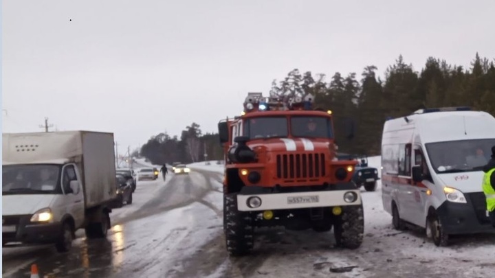 Появилось видео с места страшного ДТП под Самарой: 7 человек погибло
