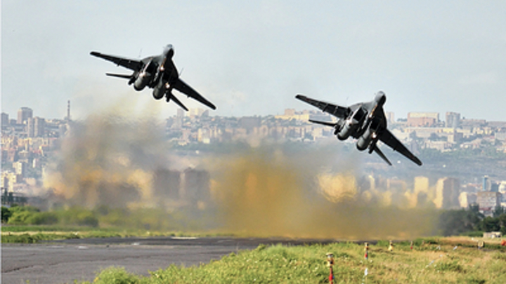 Воздушный бой: Истребители ВКС России защитили Славянск