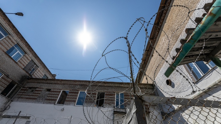 В Челябинске оставили в СИЗО офицера полиции, крышевавшего черных риэлторов