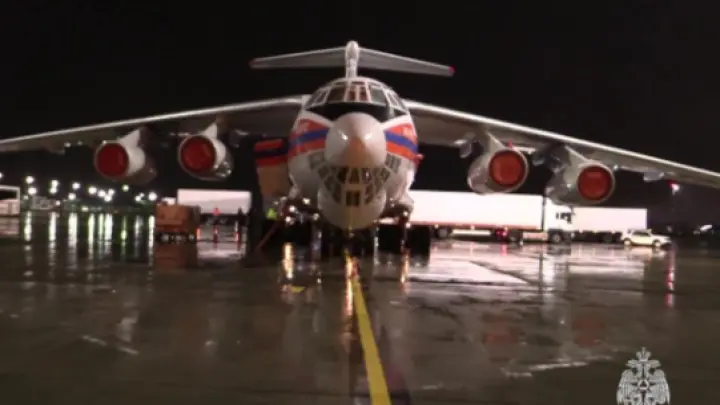 Спецборт МЧС России вывез из Египта 84 русских, включая 38 детей