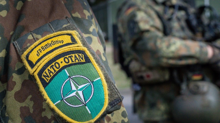 НАТО не видит границ: Запад начал бы войну с Россией, если бы не спецоперация - Хаменеи