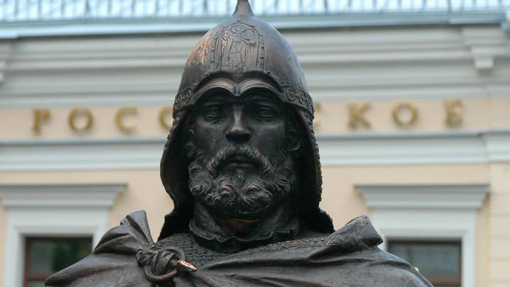 Александр Невский – заступник земли русской. Памятник в центре столицы – это исторически справедливо