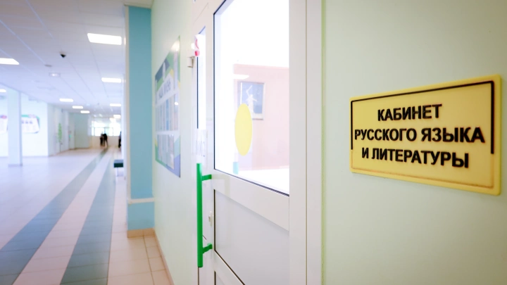 В русском языке наплодили сенсаций. Что не слово - то паразит