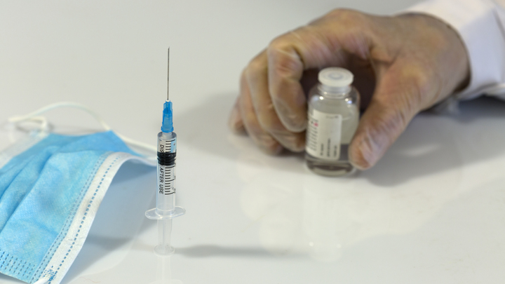 Бокерия прямо ответил на вопрос, как влияет вакцина на работу сердца