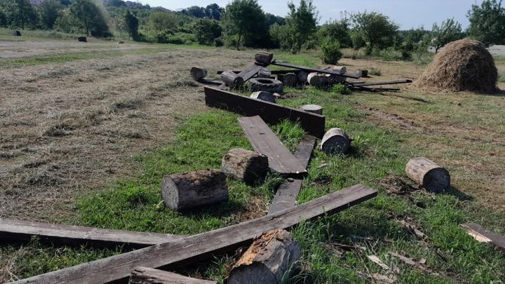 Минувшей ночью неизвестные напали на конный клуб Черёмушки