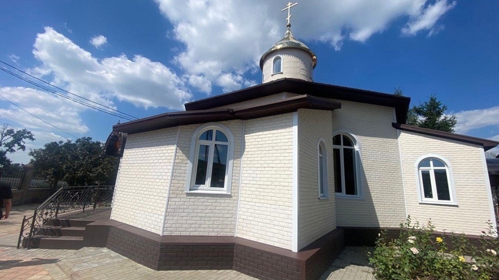 Челябинцы отметили Яблочный Спас в восстановленном храме Волновахи
