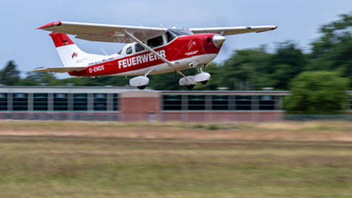 Носом в землю: Появилось видео с места жёсткой посадки самолёта под Новосибирском