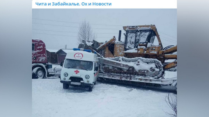 Автомобиль скорой помощи столкнулся с большегрузом в Могоче