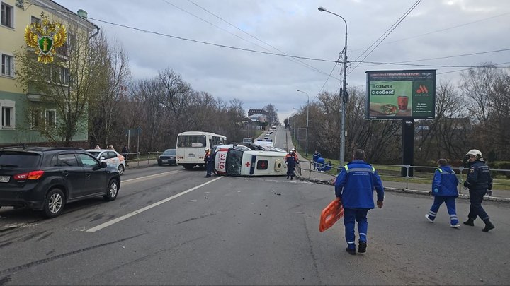 В Серпухове разбилась машина скорой помощи: пострадали четверо