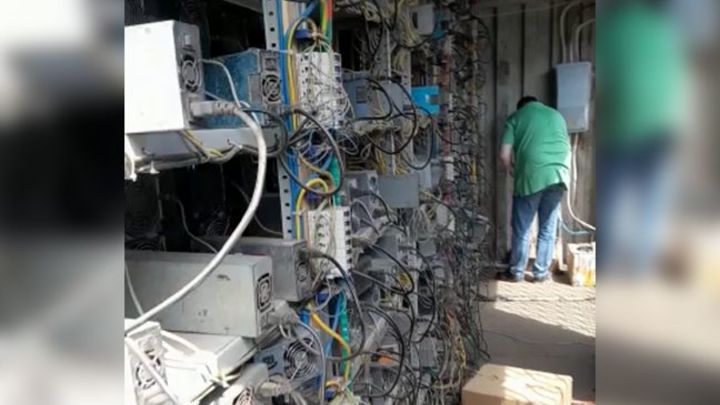 Незаконную майнинг-ферму накрыла полиция в Новосибирске