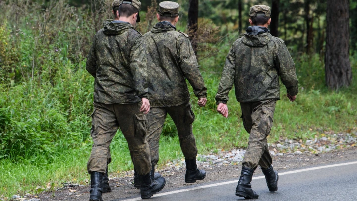 Хоп, мусорок на передовой: почему Воровайки считают свою песню поддержкой СВО, а Бородин – оскорблением?