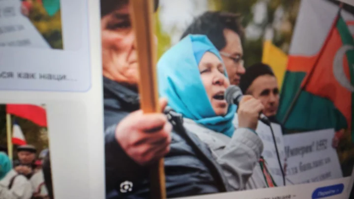 «В России вас ждут тюрьмы, пытки, репрессии!»: Какой позор. В России наградили сепаратистку из Татарстана