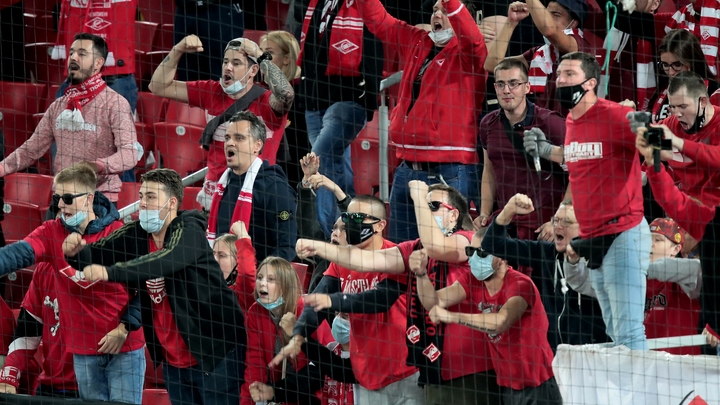 Футбол во Владимире: вместе с билетами болельщики получат маски