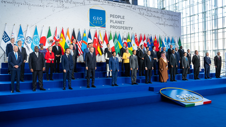 Россию хотят исключить из клуба для стран: Абсурд угрозы Вашингтона объяснил эксперт