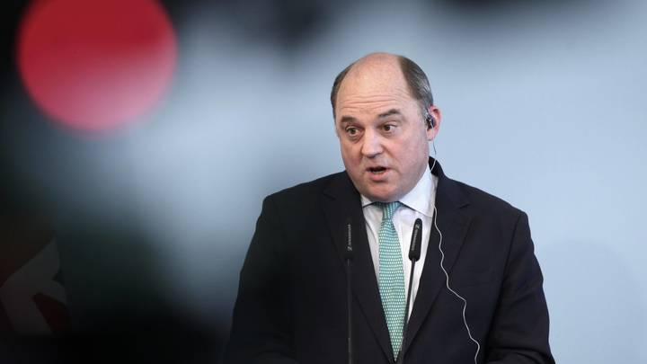 Вы знаете, мы не Amazon: Глава Минобороны Британии публично отчитал Зеленского