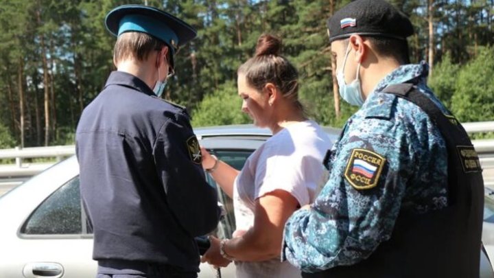 Приставы массово арестовывают автомобили на въезде в Кемерово