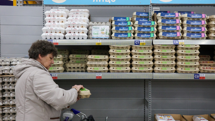 Врач Юлия Зотова: отказ от жирной рыбы, мяса и яиц разрушит суставы