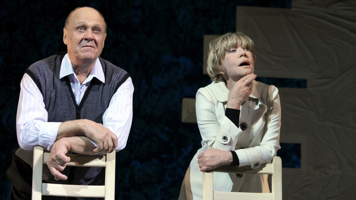 Москва верит слезам: Юлия Меньшова опубликовала обращение накануне похорон отца