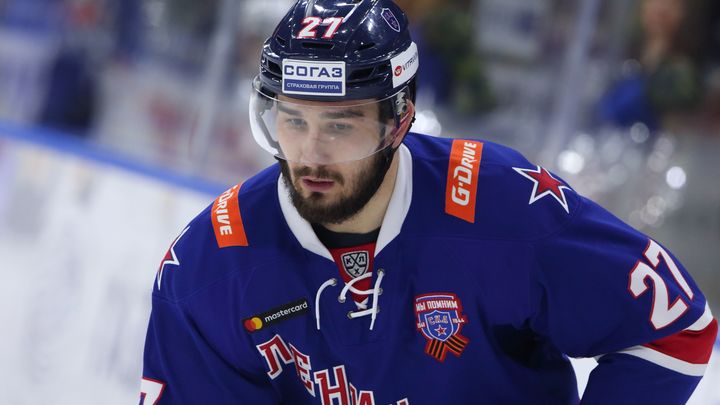 Войнов не в ту сторону собрался. Тренер объяснил, почему скоро народ повалит не в США, а в Россию