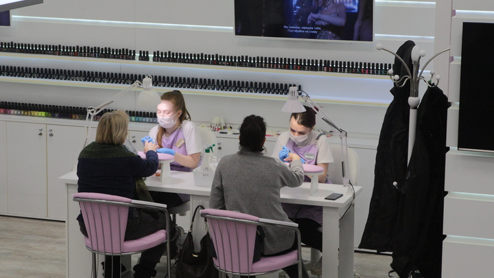 Любовь молодёжи к лёгким деньгам или низкие зарплаты: почему не хватает строителей