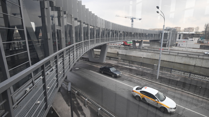 Пешеходный мост на Бору достроят за 54,8 млн рублей