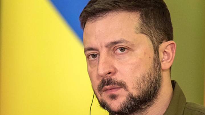 Зеленский боится остаться без денег от США – Politico