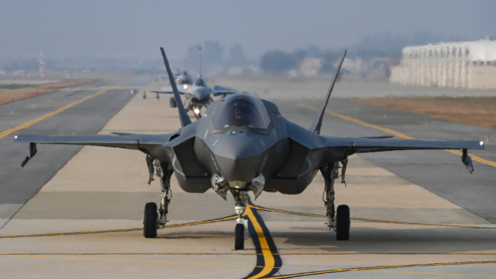 Старый конфликт снова в острой фазе? Сеул пустил в ход истребители-невидимки