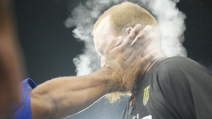 Русский Пельмень одной пощёчиной уложил поляка на обе лопатки